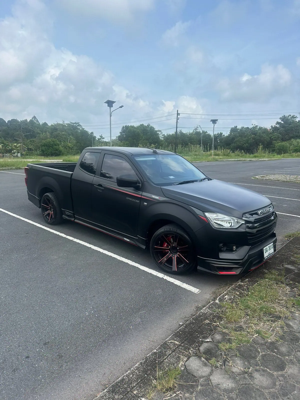 Isuzu D-Max X-Series (2024) — thumbnail 2