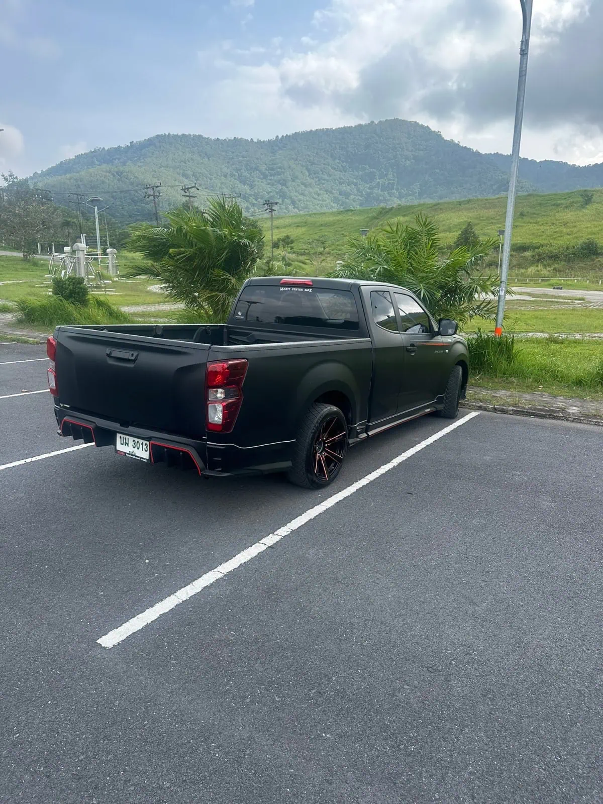Isuzu D-Max X-Series (2024) — thumbnail 4